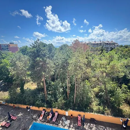 линоляни Апартаменты *