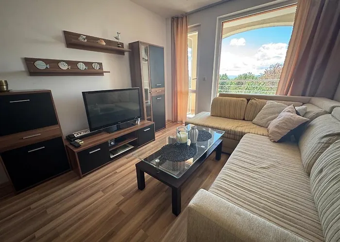 линоляни Apartament *