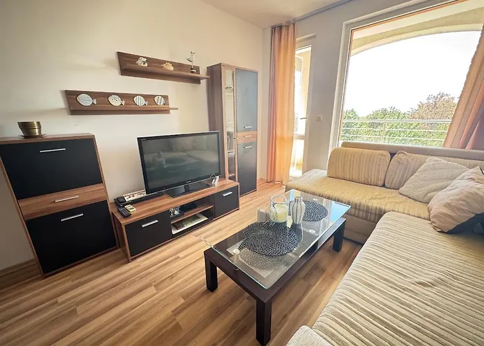 линоляни Apartament *